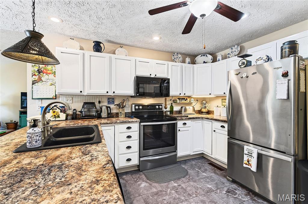 813 Oxford Drive Property Photo 14