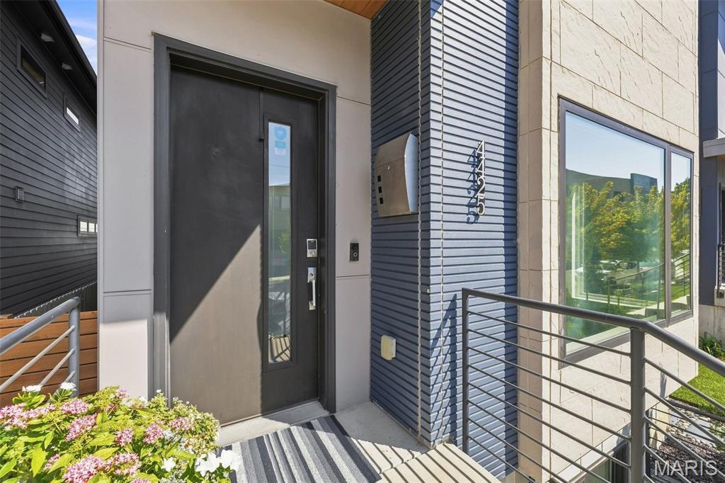 4425 Vista Avenue Property Photo 3