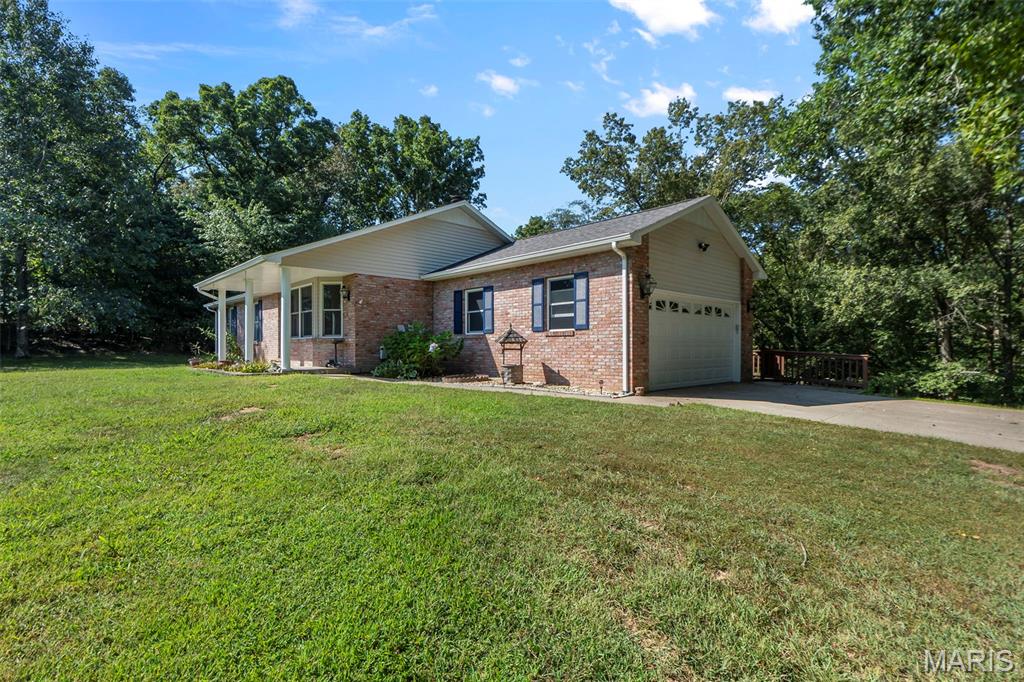 221 Bella Oaks Lane Property Photo 3