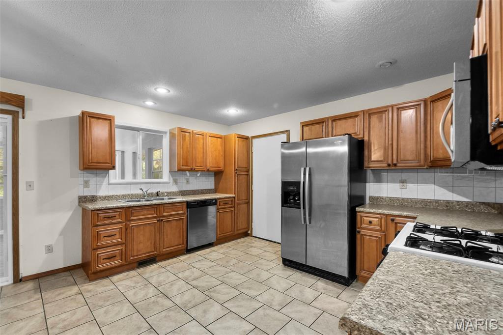 221 Bella Oaks Lane Property Photo 24