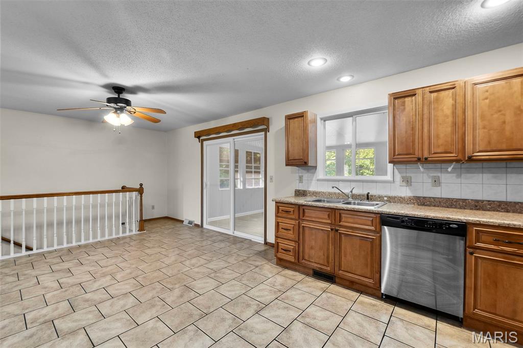 221 Bella Oaks Lane Property Photo 25