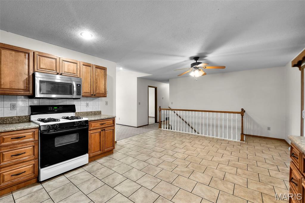 221 Bella Oaks Lane Property Photo 26