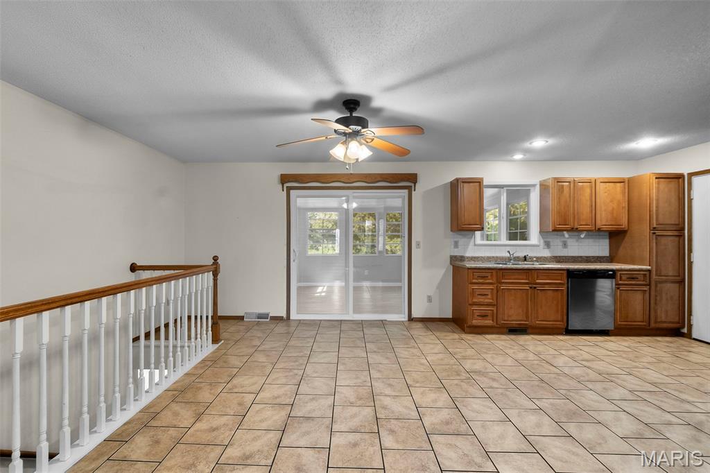 221 Bella Oaks Lane Property Photo 27