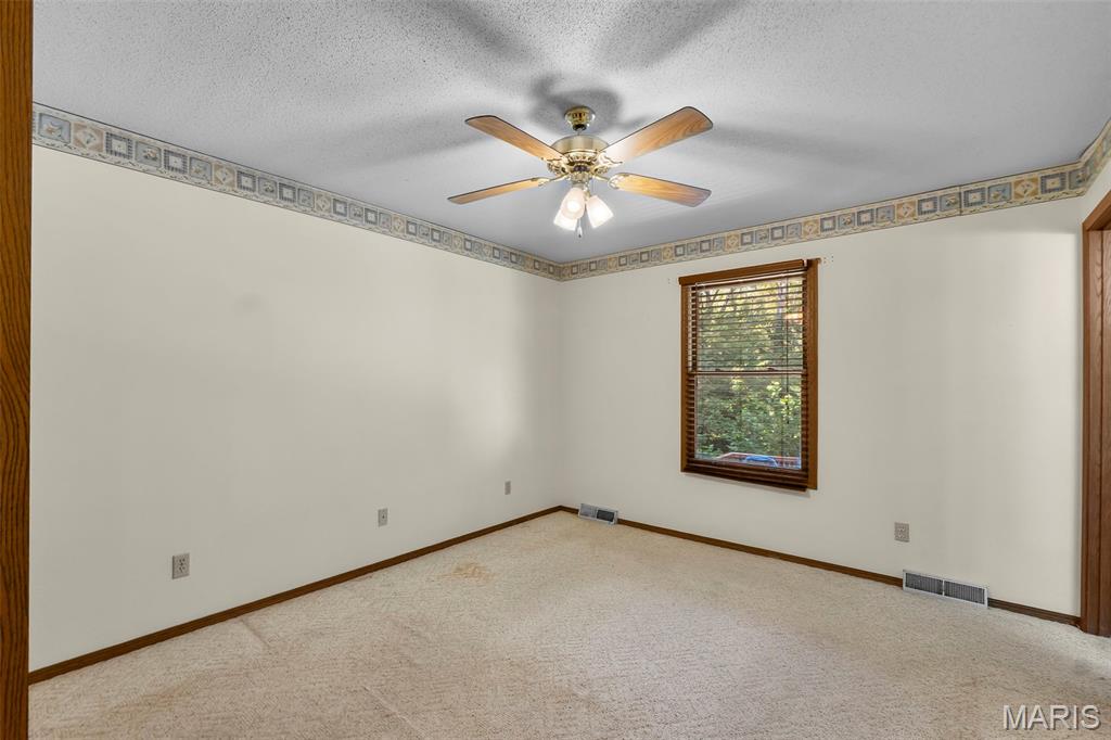 221 Bella Oaks Lane Property Photo 32