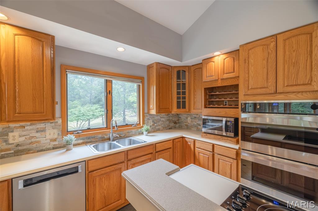 513 Woodlake View Drive Property Photo 15