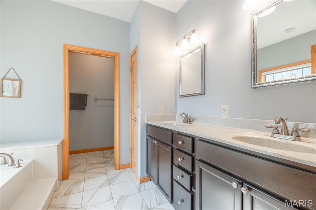 513 Woodlake View Drive Property Photo 18