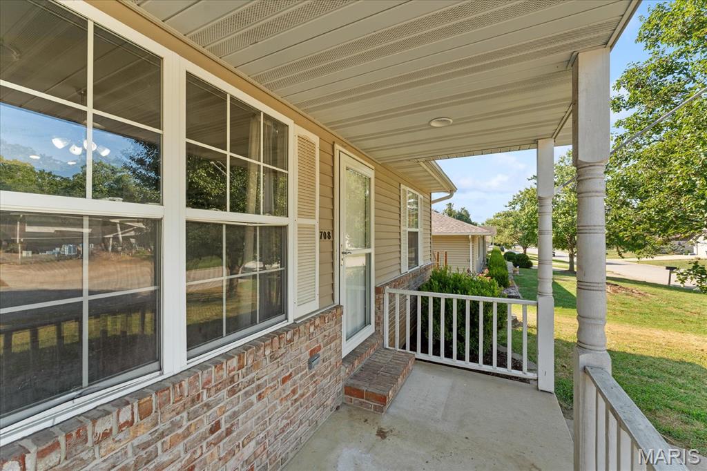 708 S Library Street Property Photo 4