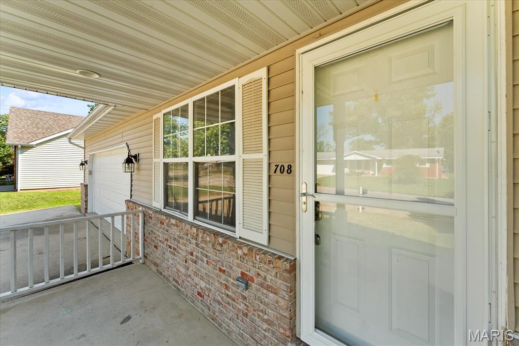 708 S Library Street Property Photo 5