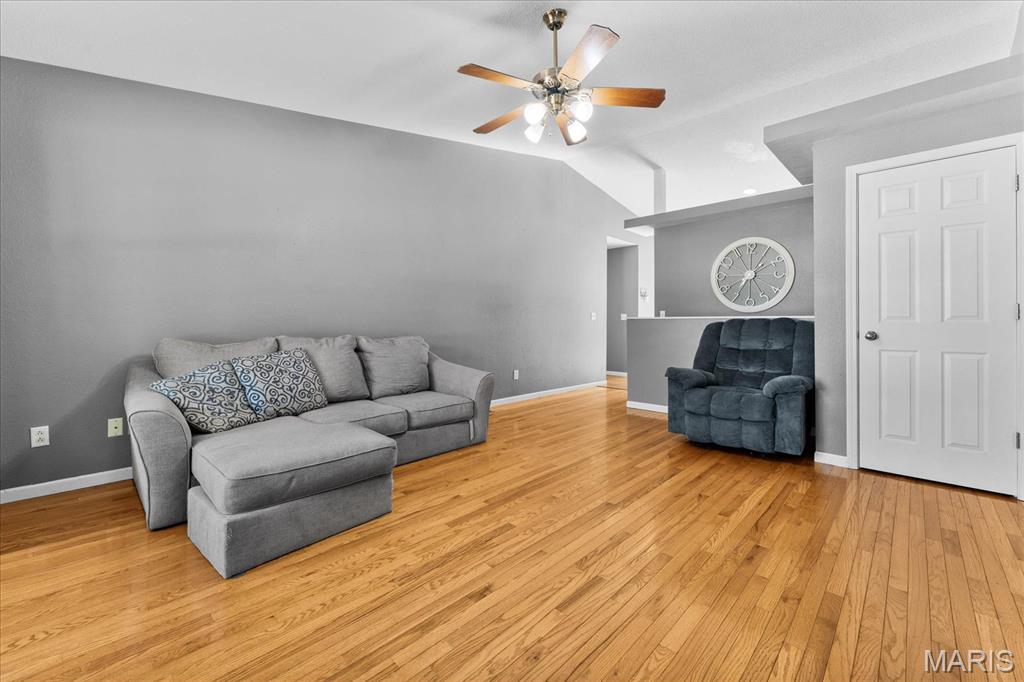 708 S Library Street Property Photo 6