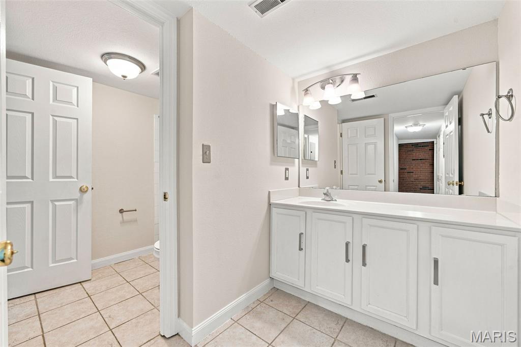 1920 Hunting Lake Court 302 Property Photo 15