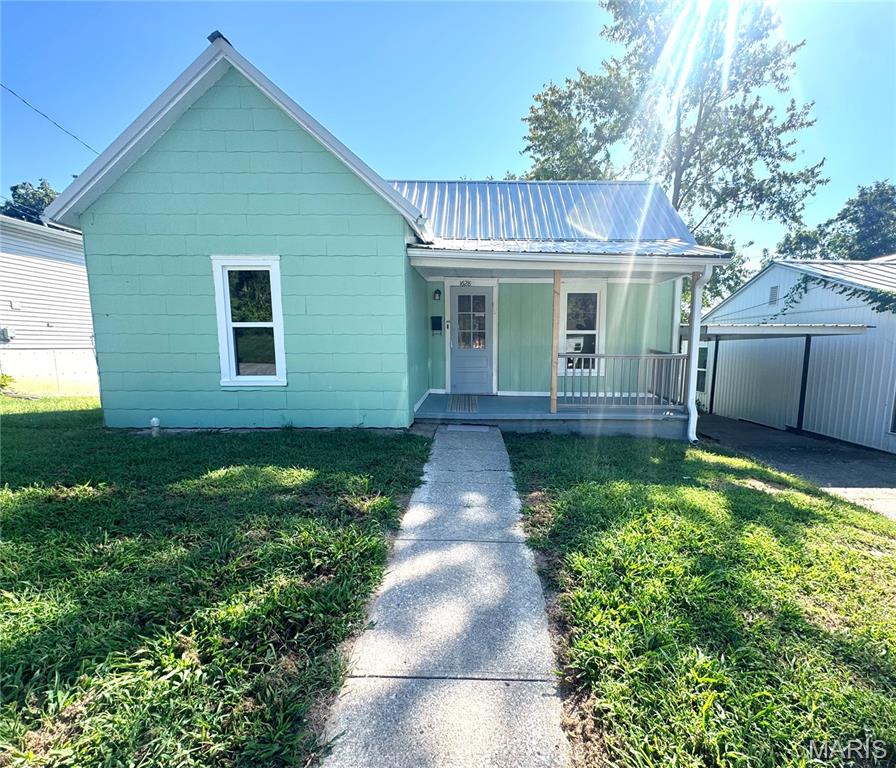 1628 Singleton Avenue Property Photo 1