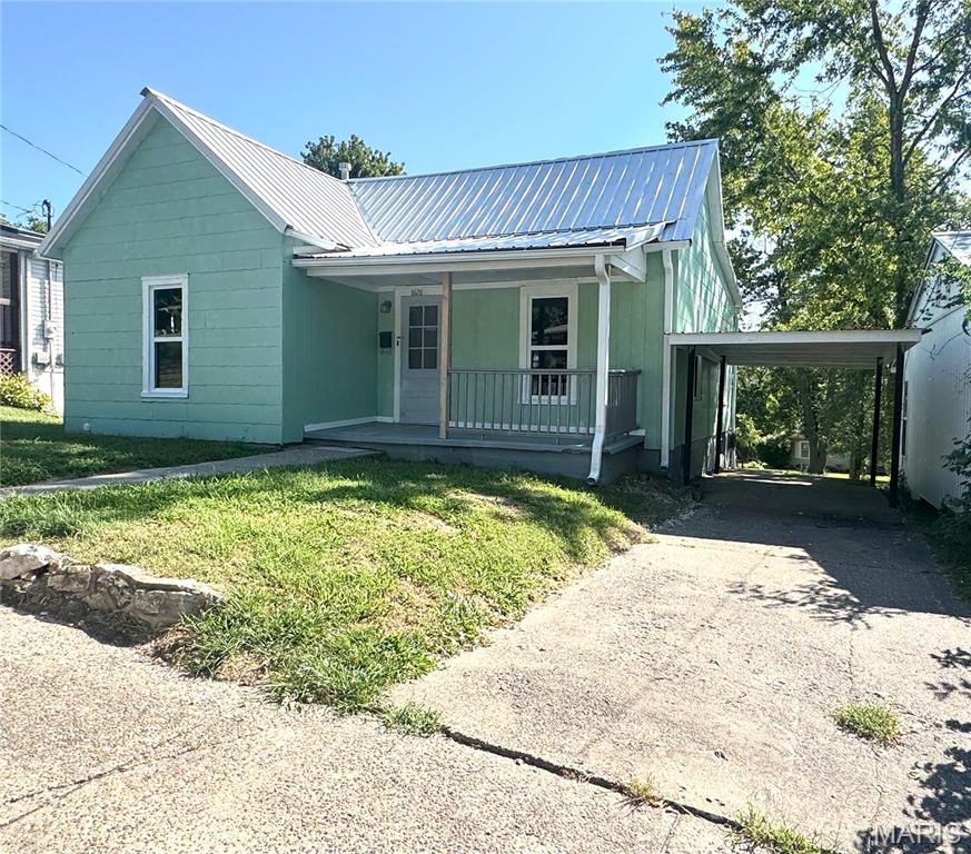 1628 Singleton Avenue Property Photo 2