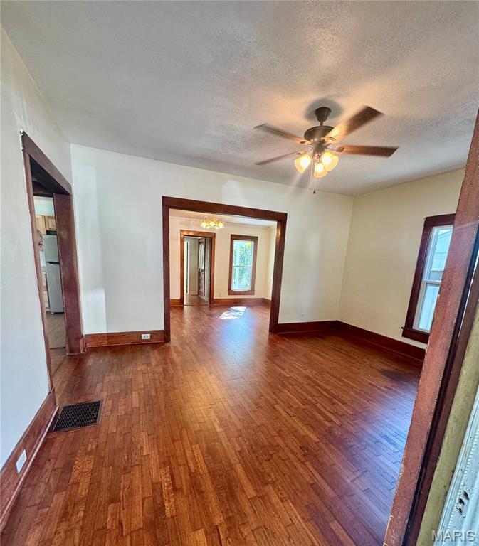 1628 Singleton Avenue Property Photo 6