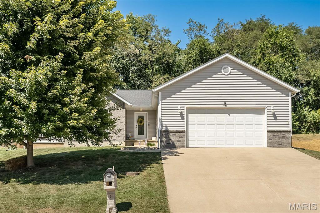2201 Ashton Hills Court Property Photo 1