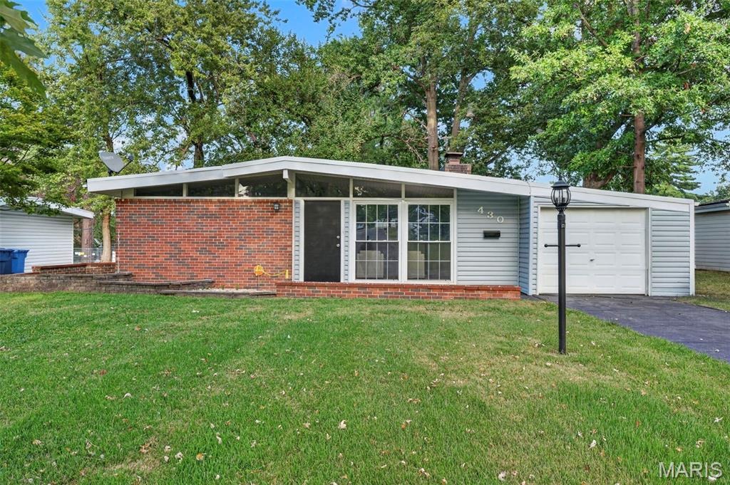 430 Holiday Hill Drive