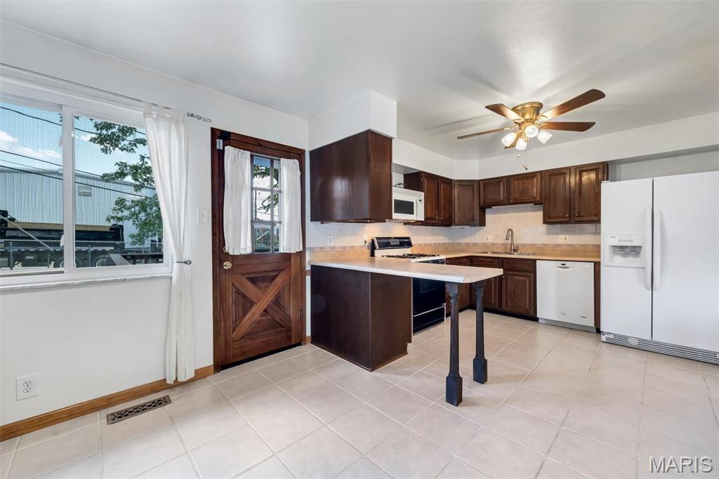 1862 Redwood Drive Property Photo 6