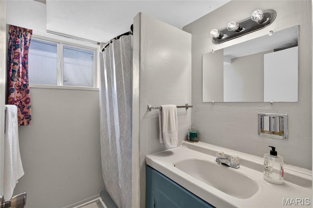 1004 E 9th Street Property Photo 29