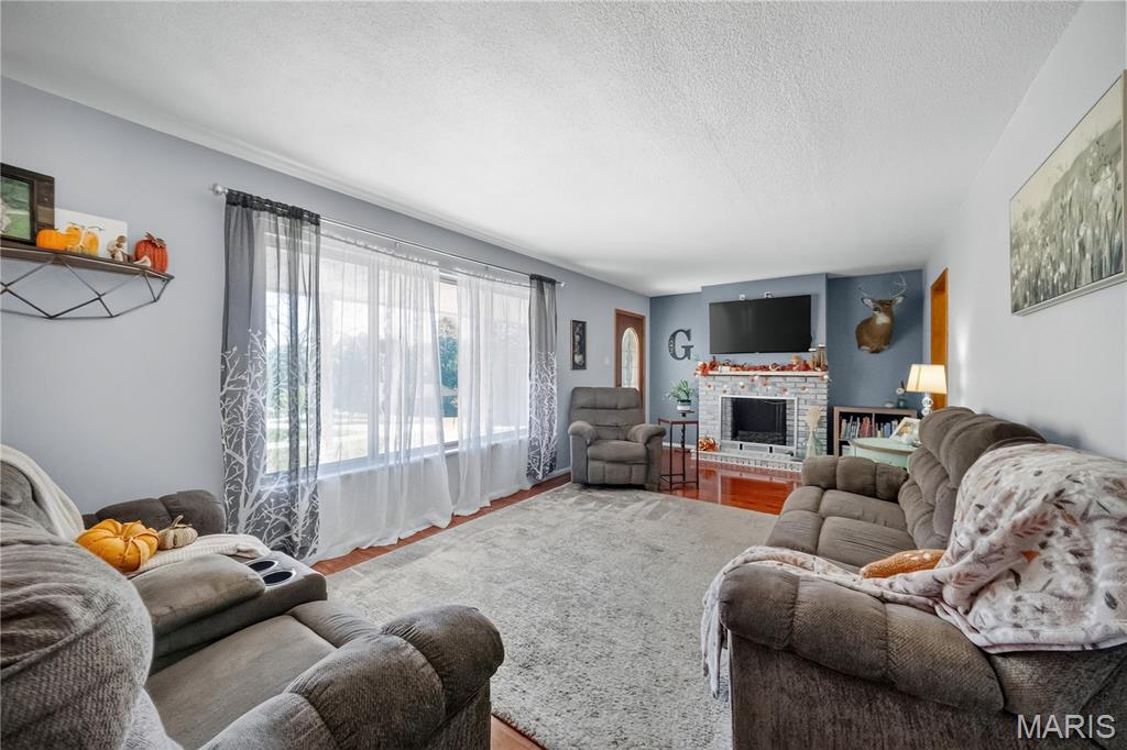 10404 Bust Drive Property Photo 2