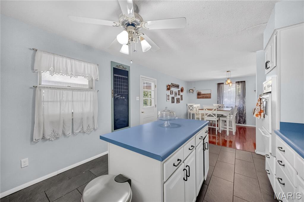 10404 Bust Drive Property Photo 6