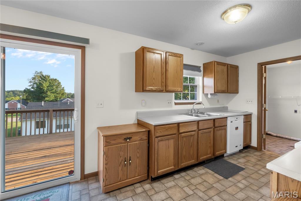 1655 Deerwood Drive Property Photo 15