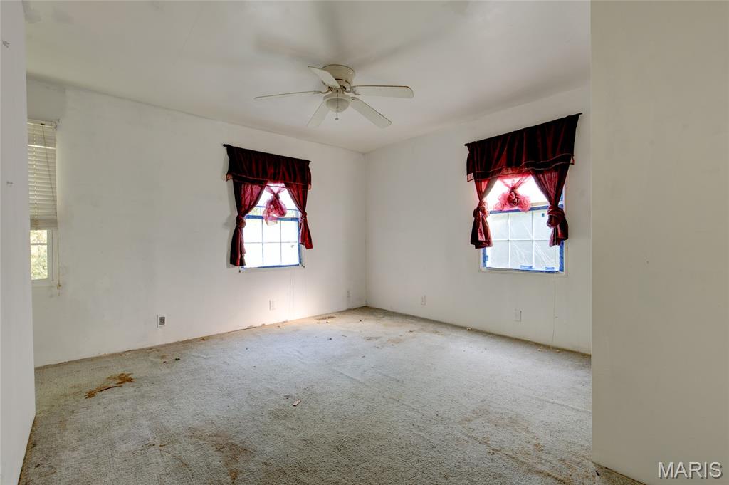 848 Oakwood Lane Property Photo 7