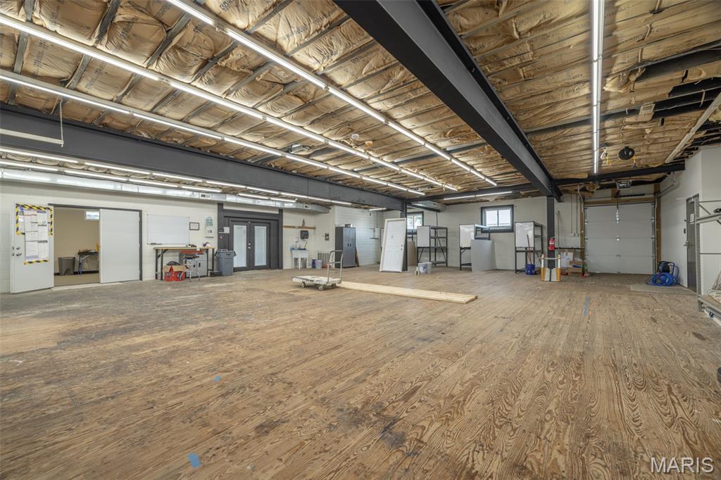 221 E 1st Street Property Photo 15