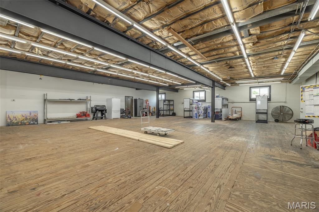 221 E 1st Street Property Photo 17