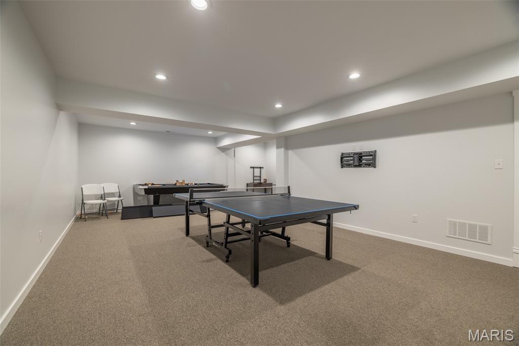 221 E 1st Street Property Photo 23