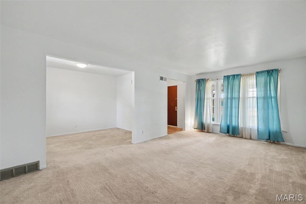 2025 Derhake Road Property Photo 3