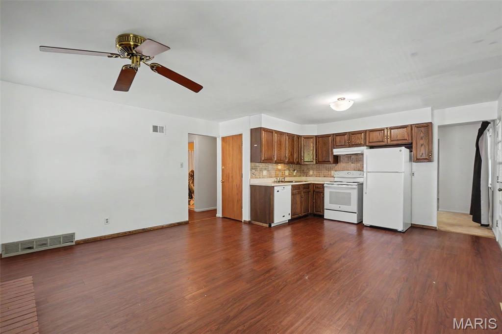 2025 Derhake Road Property Photo 7