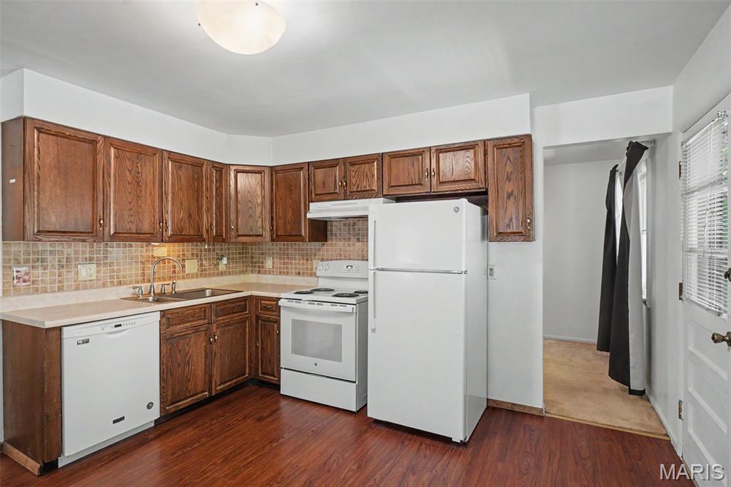 2025 Derhake Road Property Photo 8
