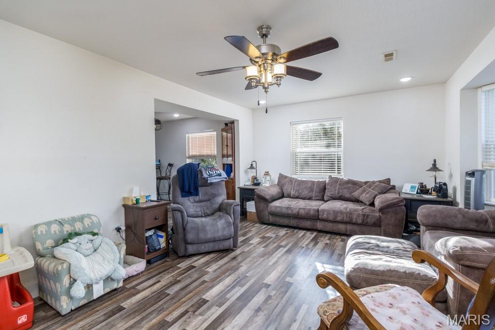 30170 Highway U Property Photo 3