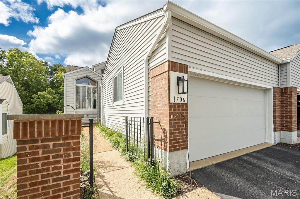 1706 Ridgeview Circle Drive Property Photo 1