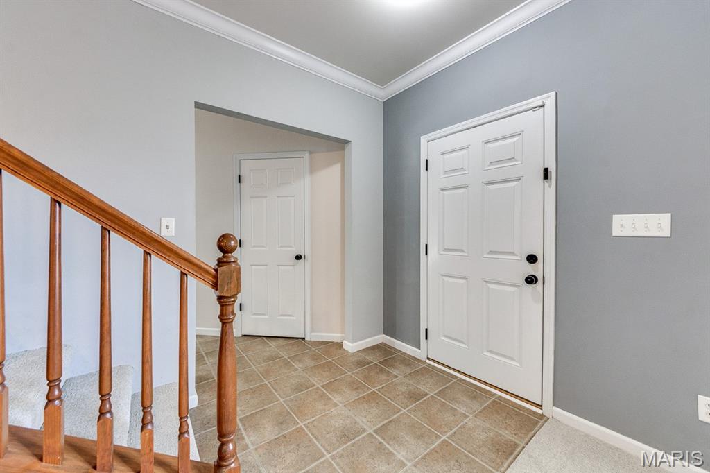 546 Springhurst Parkway Property Photo 2