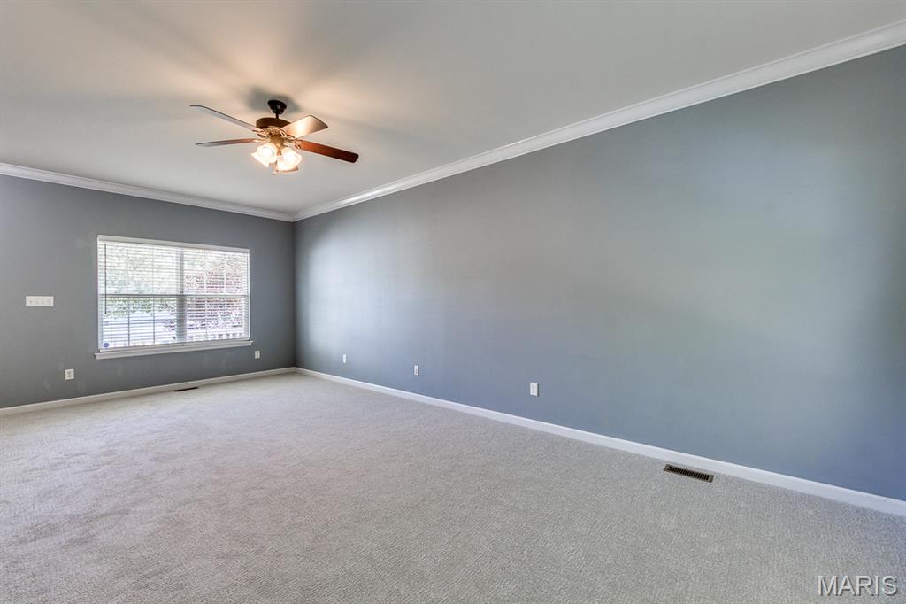 546 Springhurst Parkway Property Photo 6