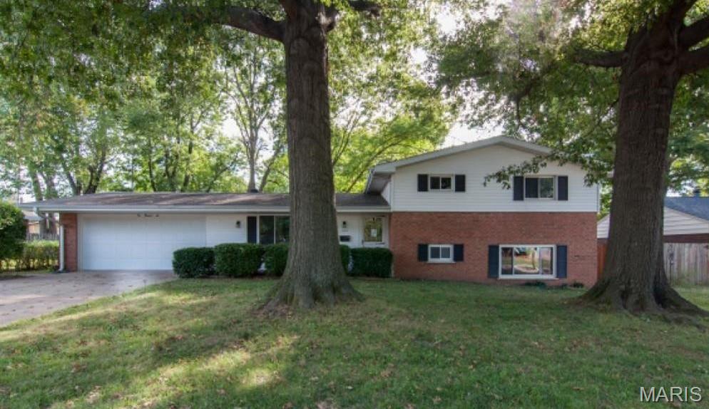 106 Williamsburg Drive Property Photo 1