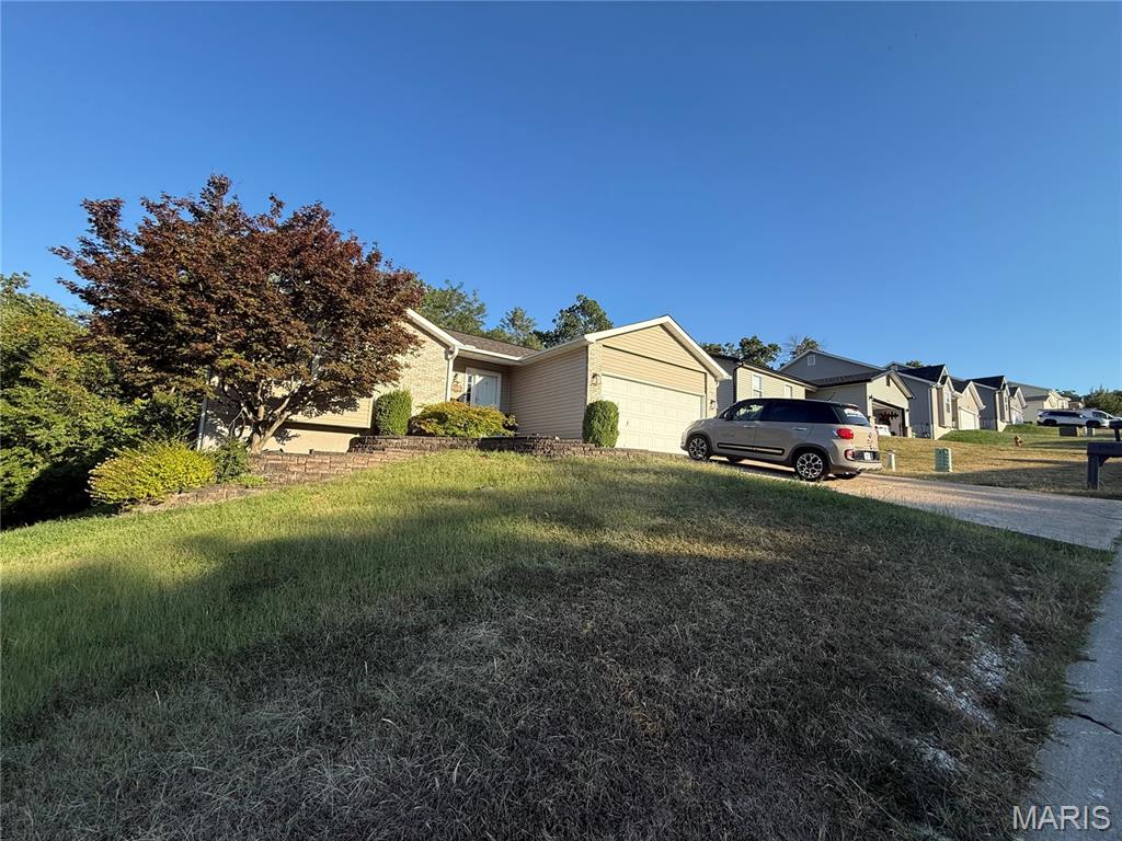 1712 12 Oaks Place Property Photo 1