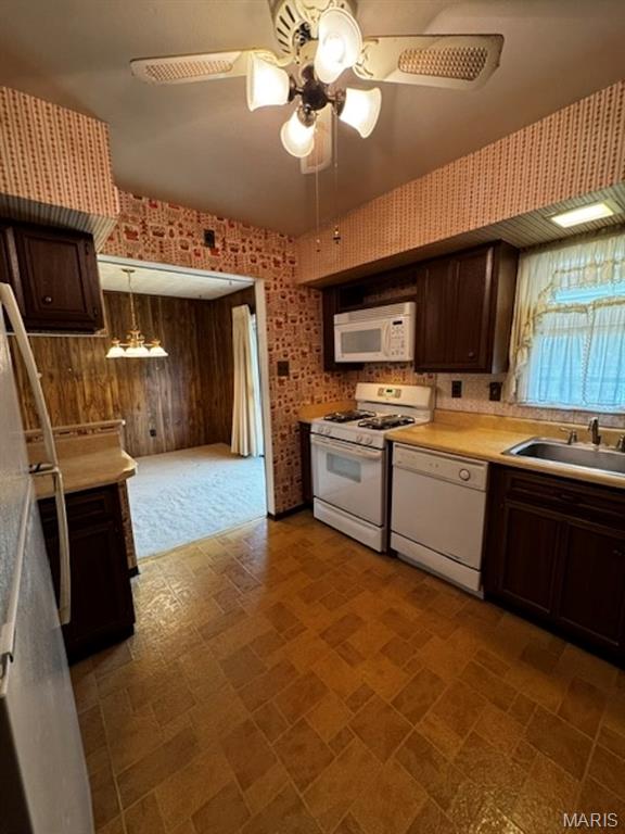 7051 Circleview Drive Property Photo 3