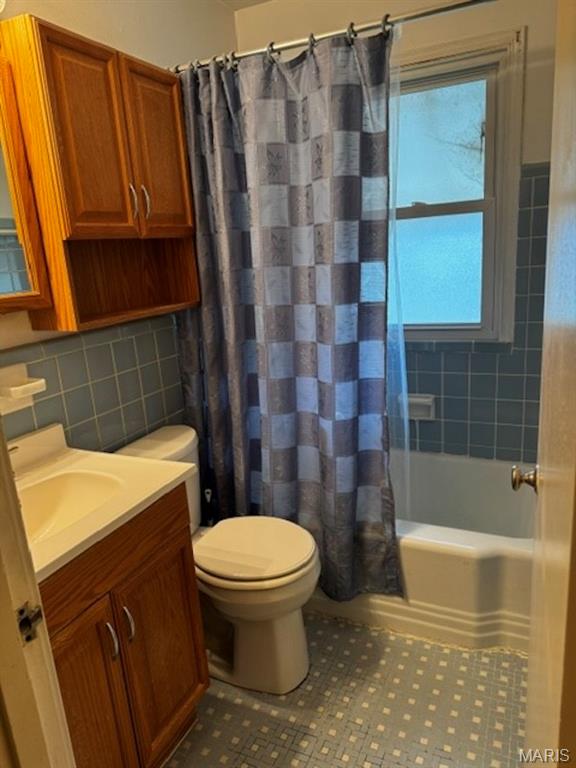 7051 Circleview Drive Property Photo 4