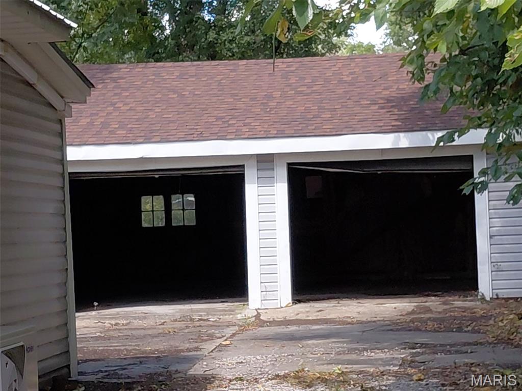 407 E Hickory Street Property Photo 3