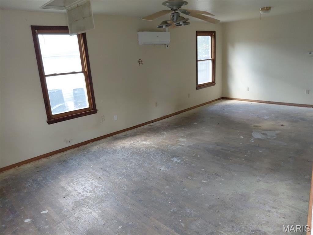 407 E Hickory Street Property Photo 4