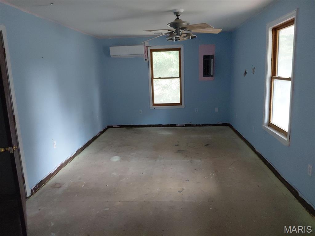 407 E Hickory Street Property Photo 5