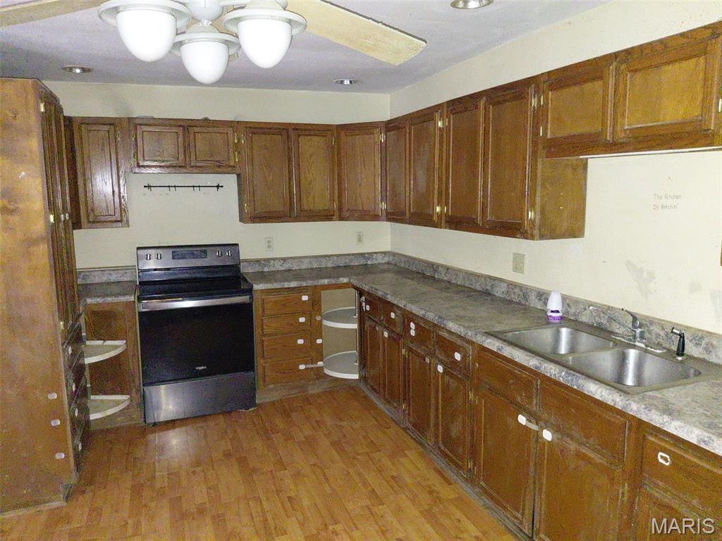 407 E Hickory Street Property Photo 6
