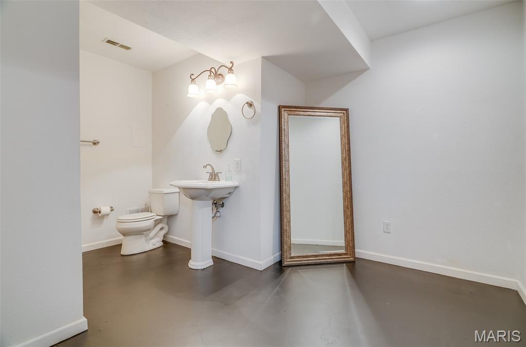 2645 Katrine Lake Drive Property Photo 42