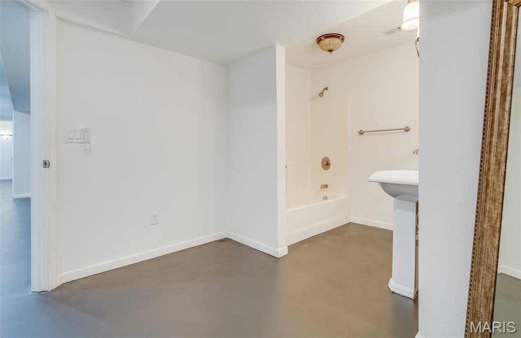 2645 Katrine Lake Drive Property Photo 43