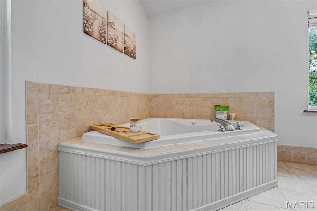 7008 Fawn Woods Drive Property Photo 18