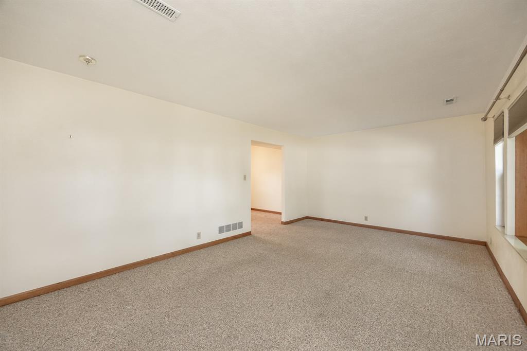 328 Veach Drive Property Photo 5