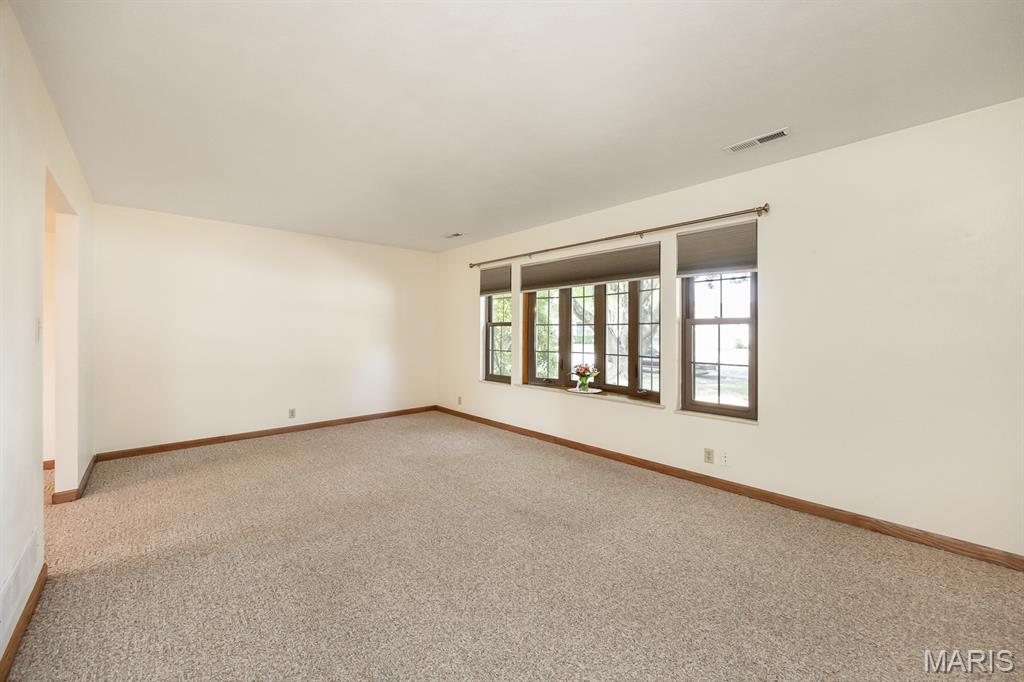 328 Veach Drive Property Photo 6