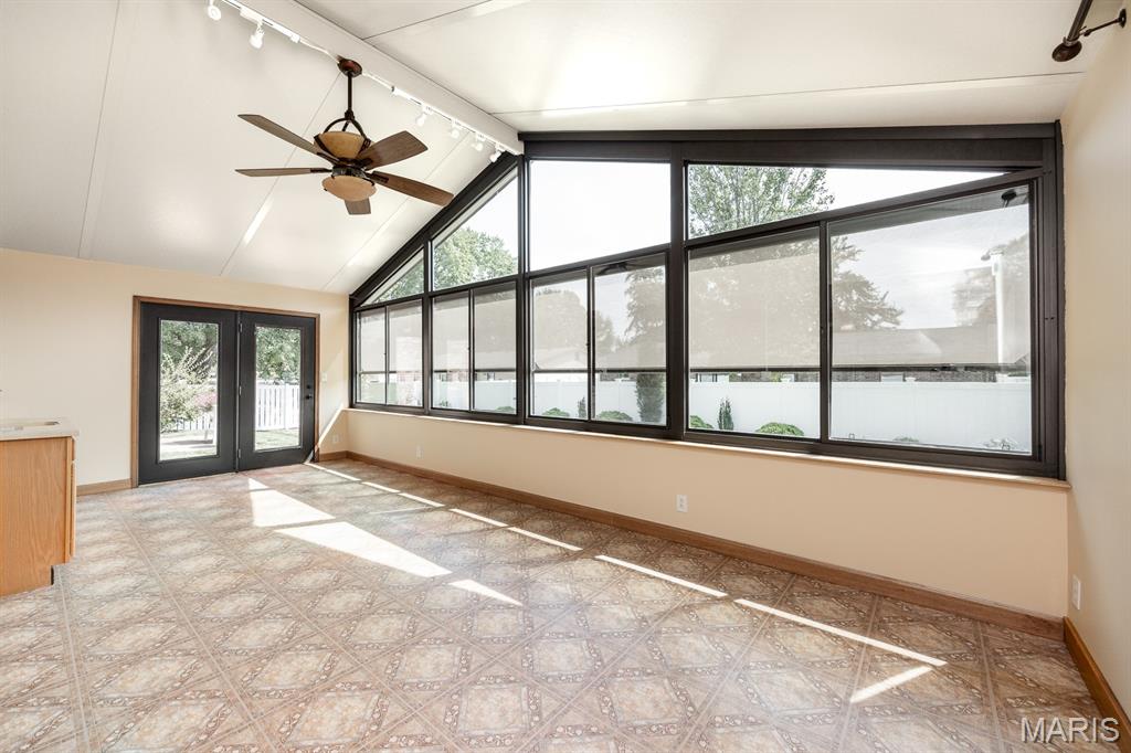 328 Veach Drive Property Photo 28
