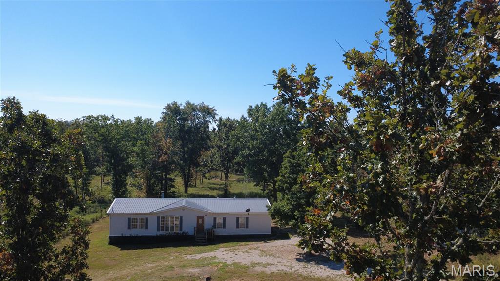 21806 King Drive Property Photo 2